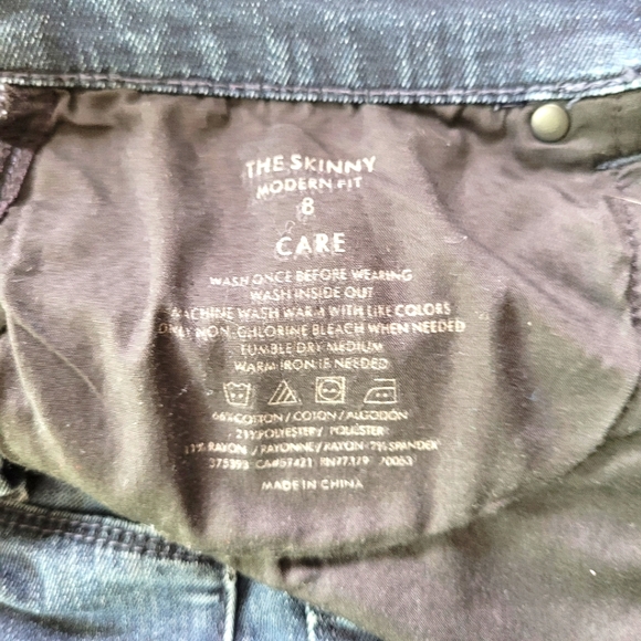 Ann Taylor | The Skinny- Modern Fit Jeans, Dark Wash - Picture 4 of 4